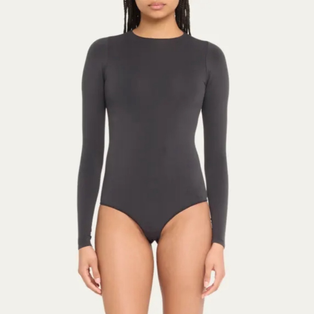 SKIMS NWT essentials Long Sleeved Bodysuit - Onyx